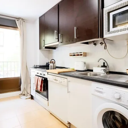 Forest Ideal Familias Casco Histórico Balcón Apartamento *